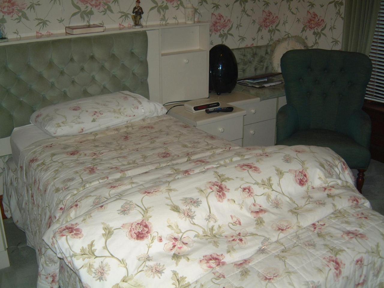 Manor House B And B Ларн Екстериор снимка