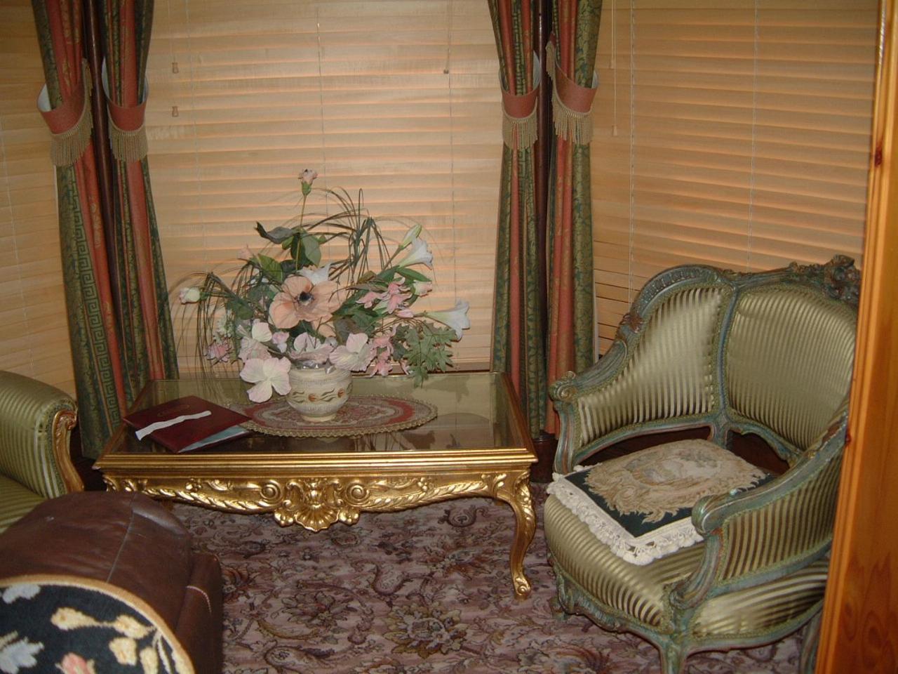 Manor House B And B Ларн Екстериор снимка