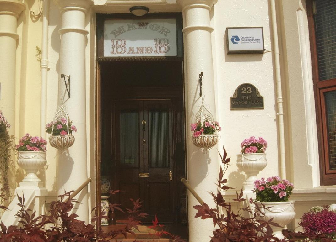 Manor House B And B Ларн Екстериор снимка