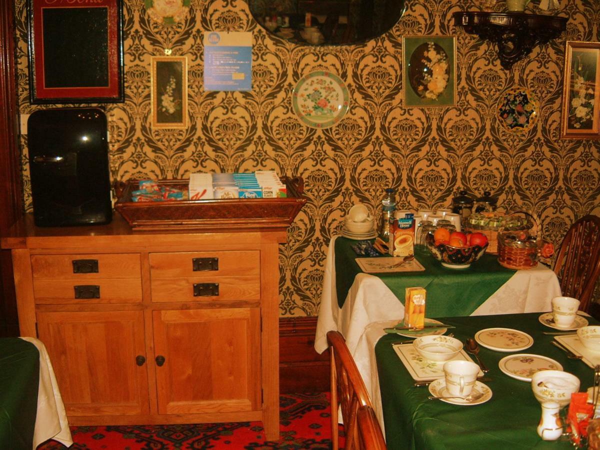 Manor House B And B Ларн Екстериор снимка